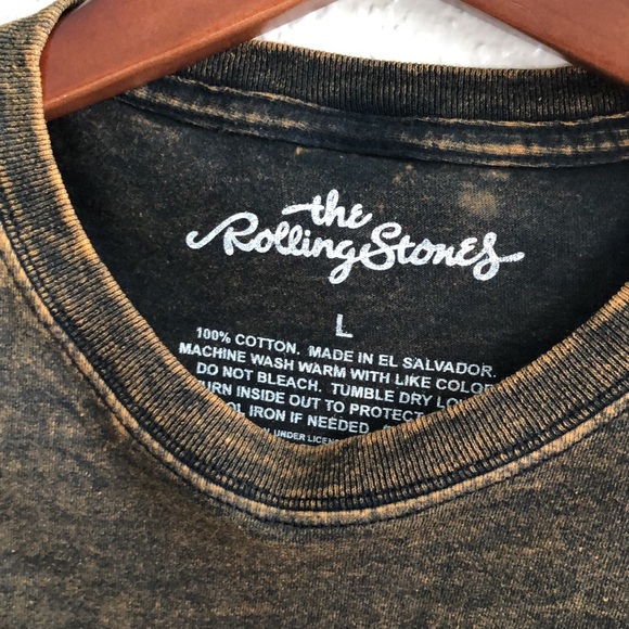 NWOT ROLLING STONES T SHIRT size small - Picture 3 of 4